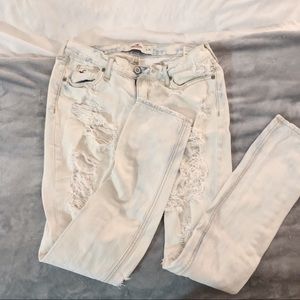Hollister Distressed Jeans Size 25